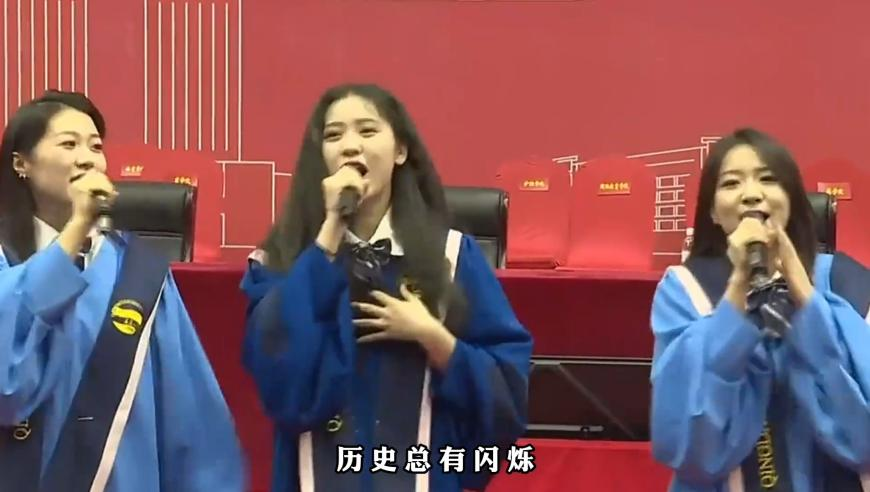 女生亲手缝制凤冠送闺蜜出嫁,管家婆2025年免费最新大全一,公开决策资料解释落实_升级版V6.67