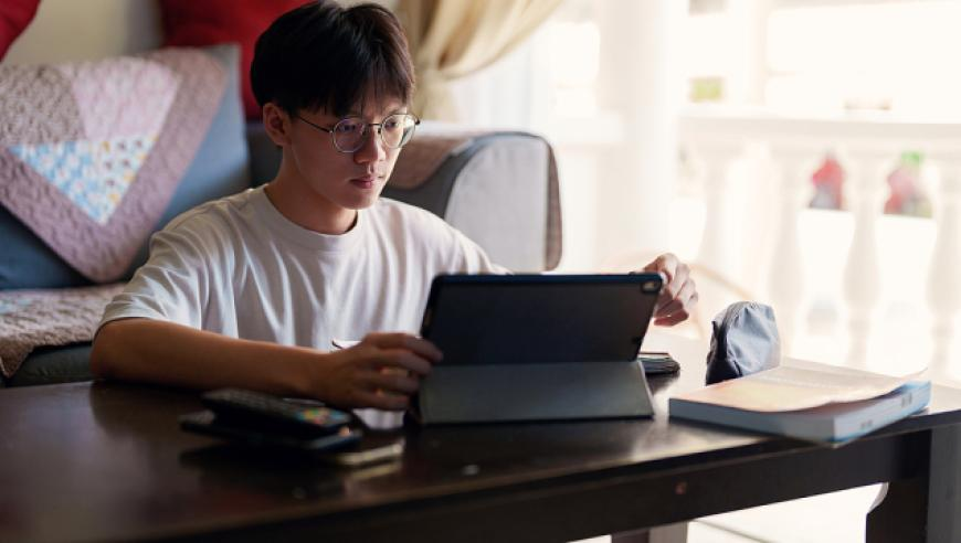 马会传真2025澳门第10期,《哪吒2》海外上映购票观众发声,前瞻性战略落实探讨_静态版V1.99